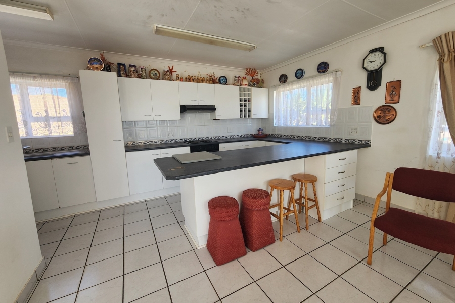 5 Bedroom Property for Sale in Wavecrest Eastern Cape